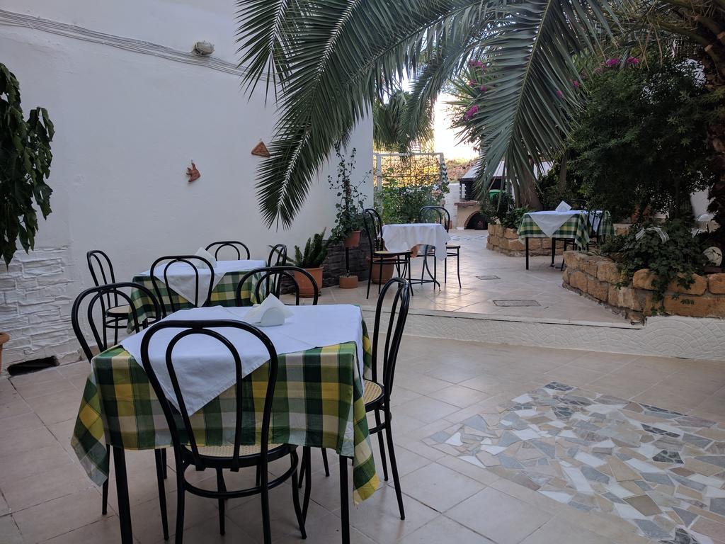 Apollon Hotel Méthana Buitenkant foto
